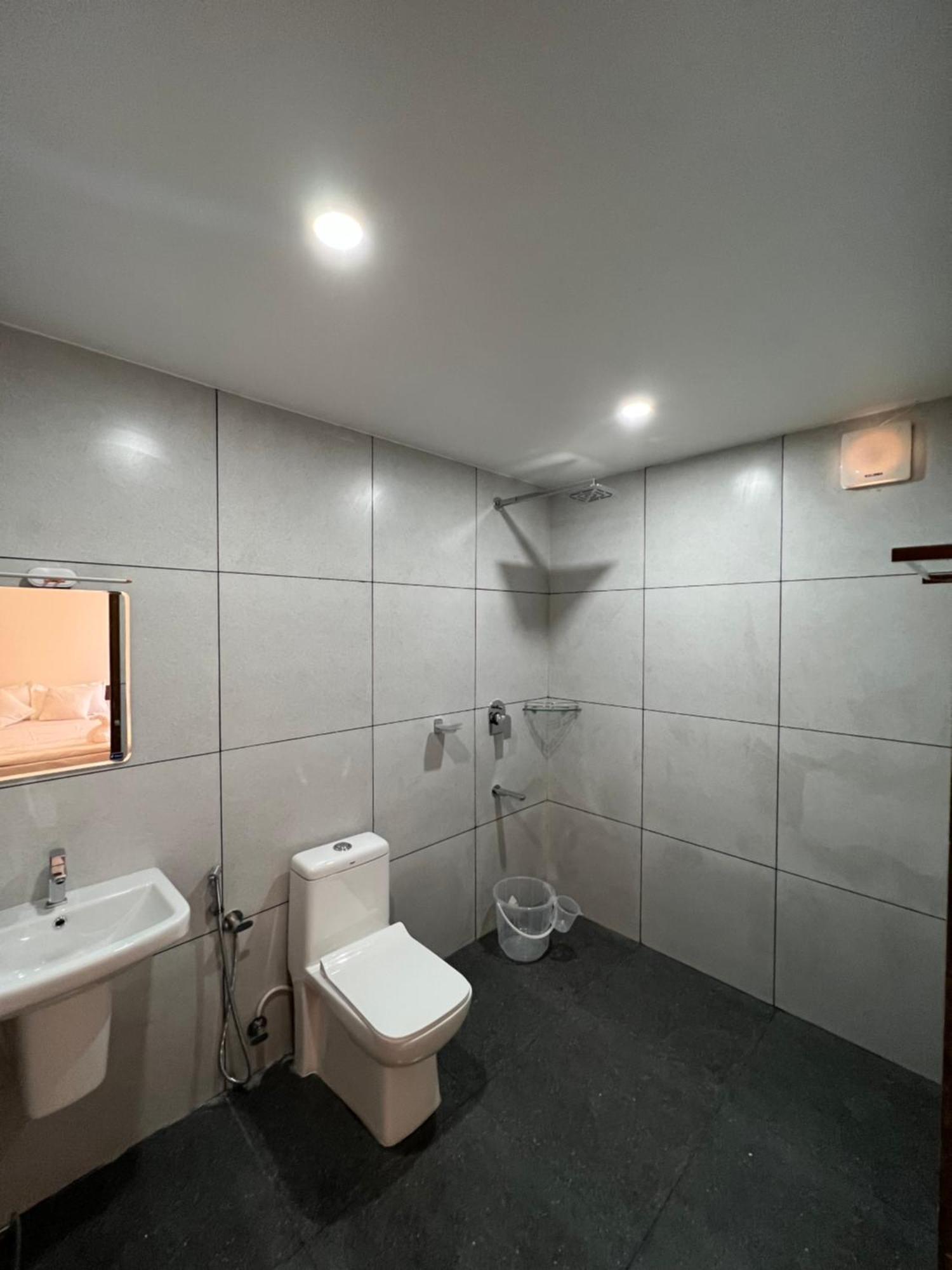 Heres Haut Residency Kochi Екстер'єр фото