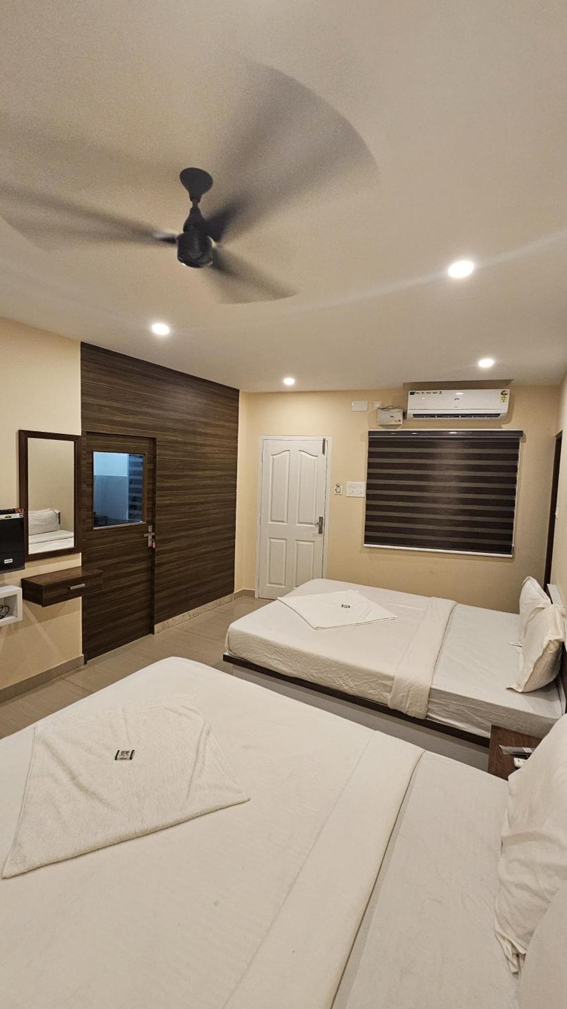 Heres Haut Residency Kochi Екстер'єр фото